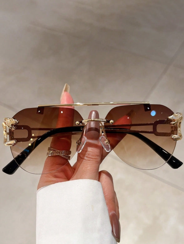 Women’s Oval Lens Fashion Glasses